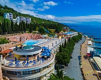 Отель Миндальная роща в Алуште, вид снаружи Отель Миндальная роща (Алушта)