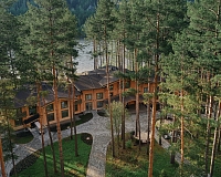 Отель Гранд Шале Алтай в Республике Алтай, вид снаружи Отель Гранд Шале Алтай (Республика Алтай)