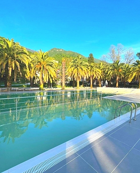 Отели Абхазии с бассейном