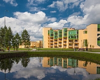 Санаторий Красная Пахра АМАКС в Калужском шоссе, вид снаружи Санаторий Красная Пахра АМАКС (Калужское шоссе)