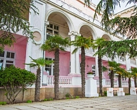 Отель Юстас в Алуште, вид снаружи Отель Юстас (Алушта)